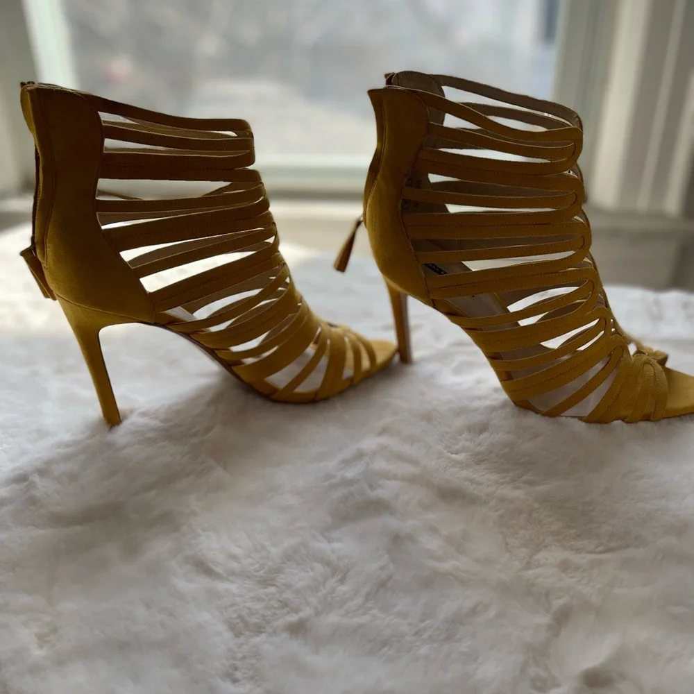 Zara womens yellow suede open toe booties size 10/41 - Picture 5 of 5